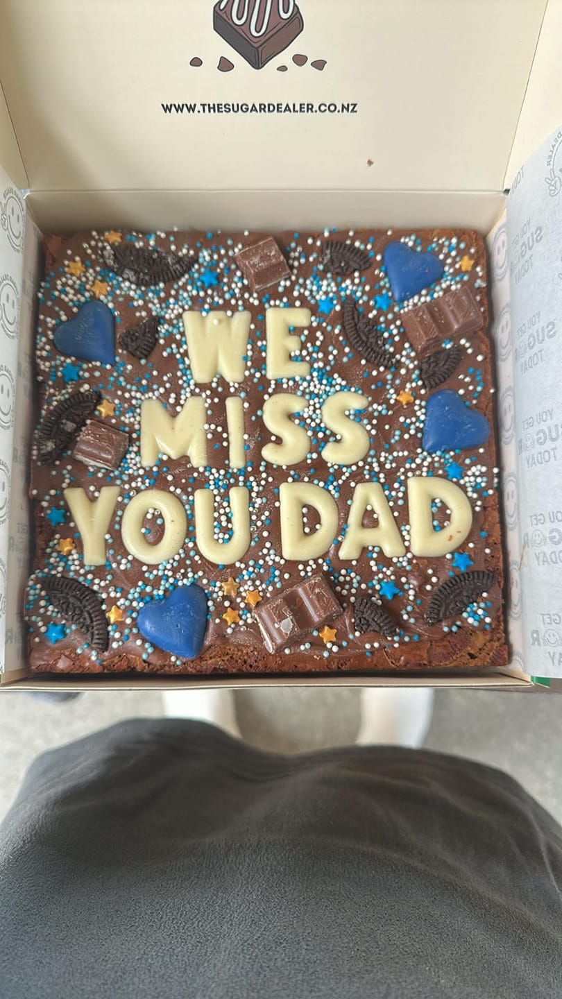 Customer photo review of Custom message fathers day brownie