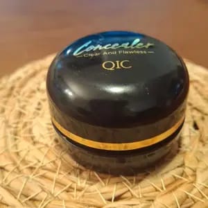 Customer photo review of Correttore Viso Copertura Totale Opaco Leggero Waterproof
