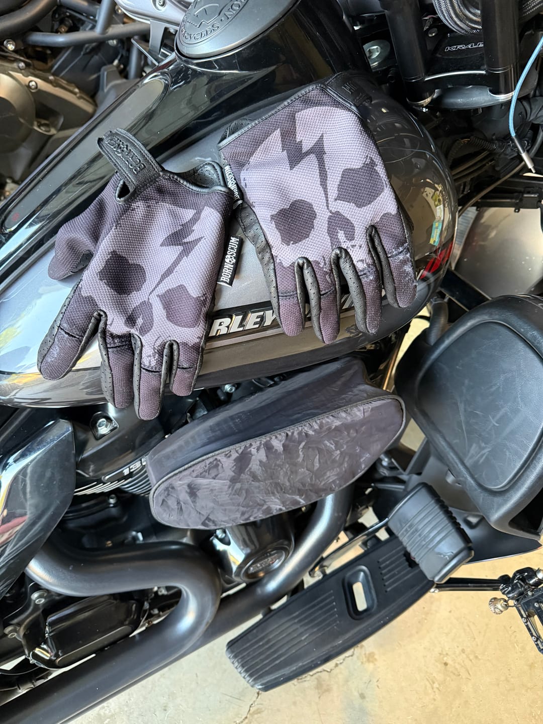 Customer photo review of OG MX GLOVES GRAY