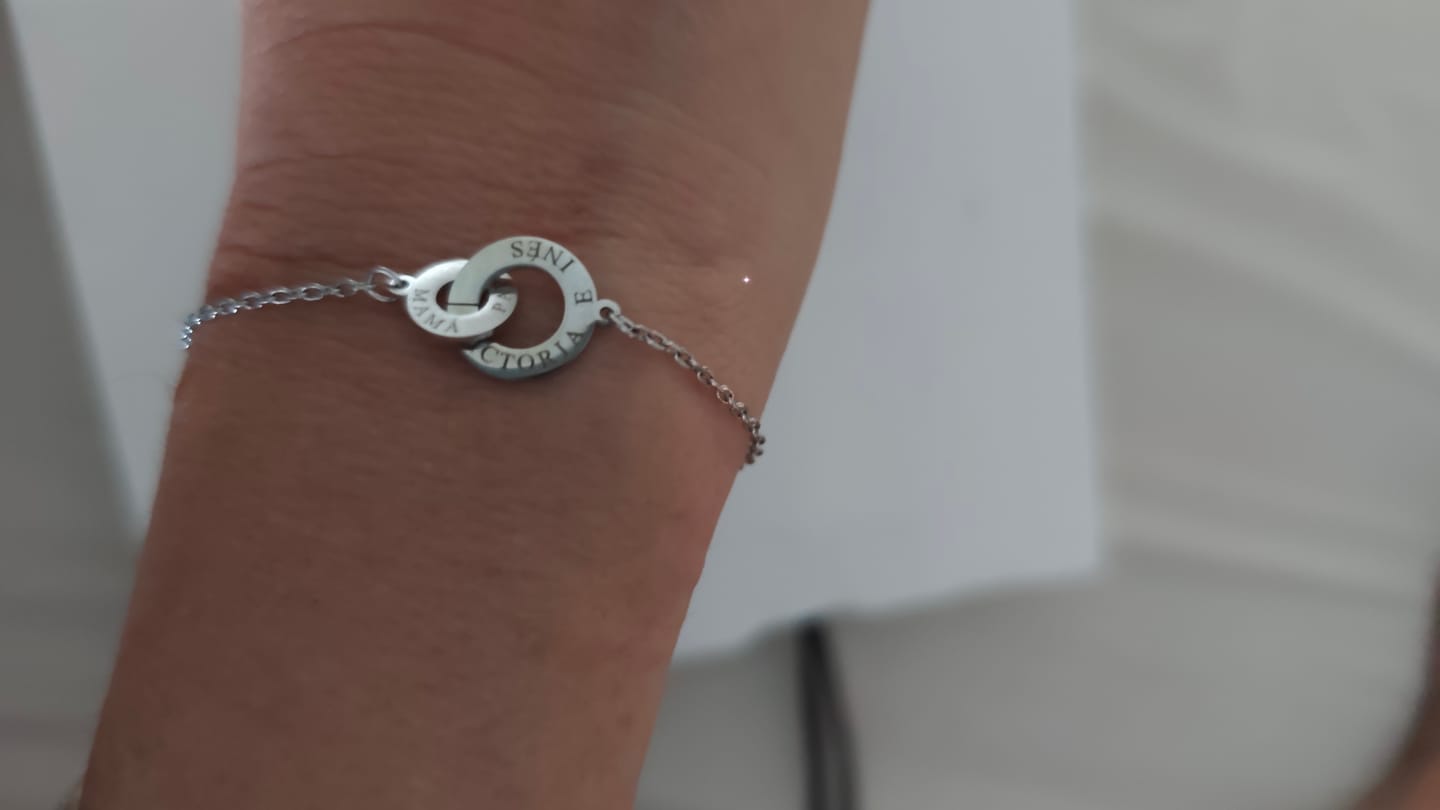 Customer photo review of Pulsera Apego - Personalizado