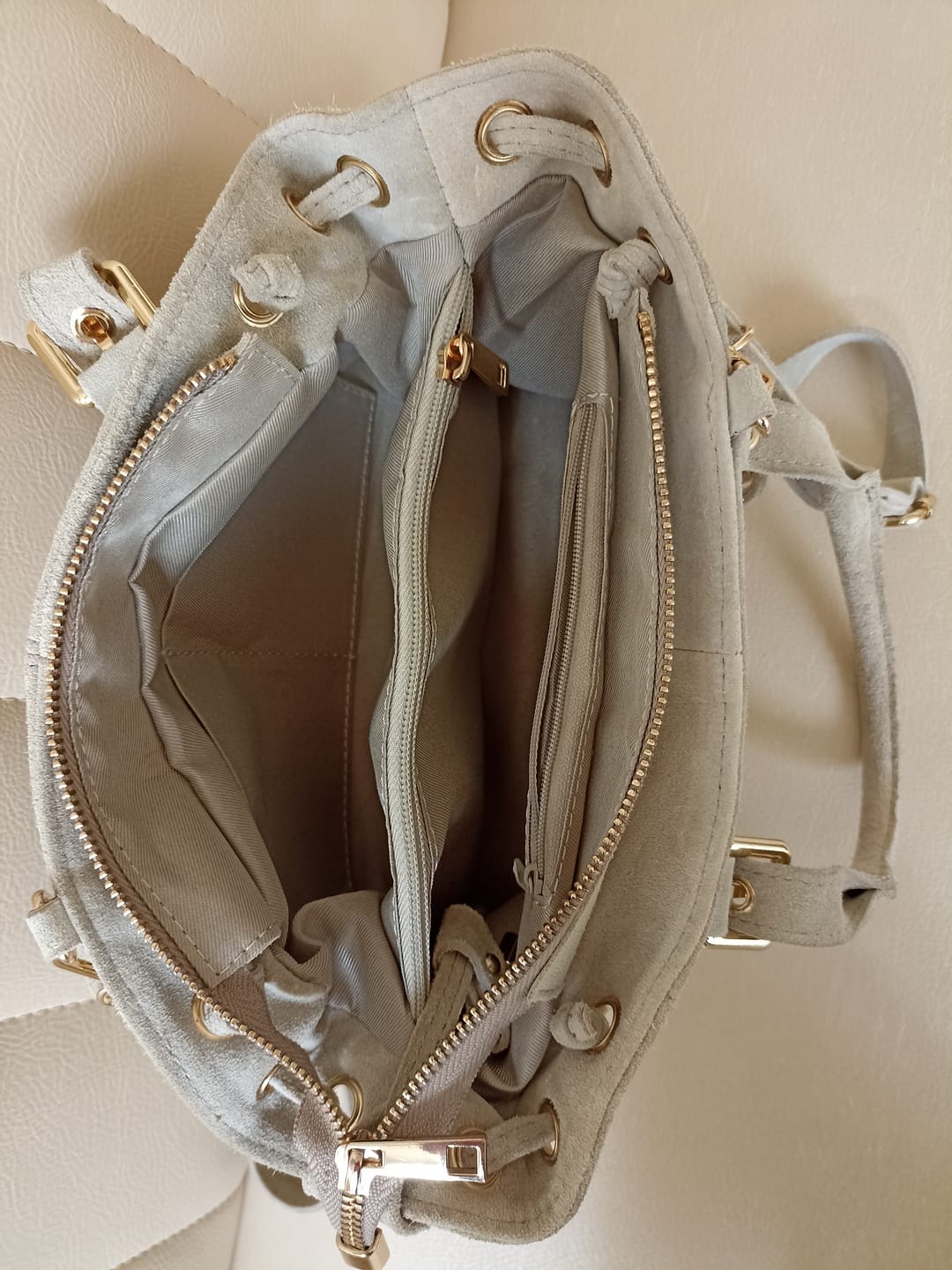 Customer photo review of Mini suède muse bag cremé