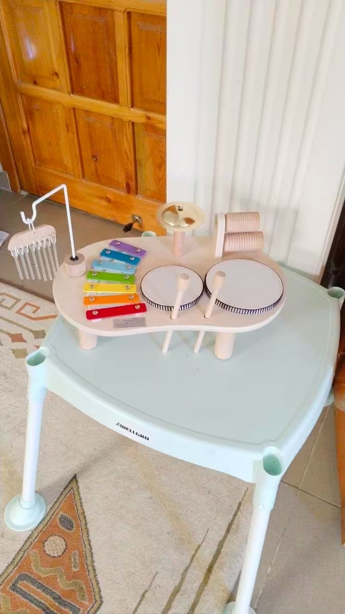 Customer photo review of Playbino Holz Musiktisch Kinder | Xylophon Trommel Becken 5 Instrumente ab 1 Jahr