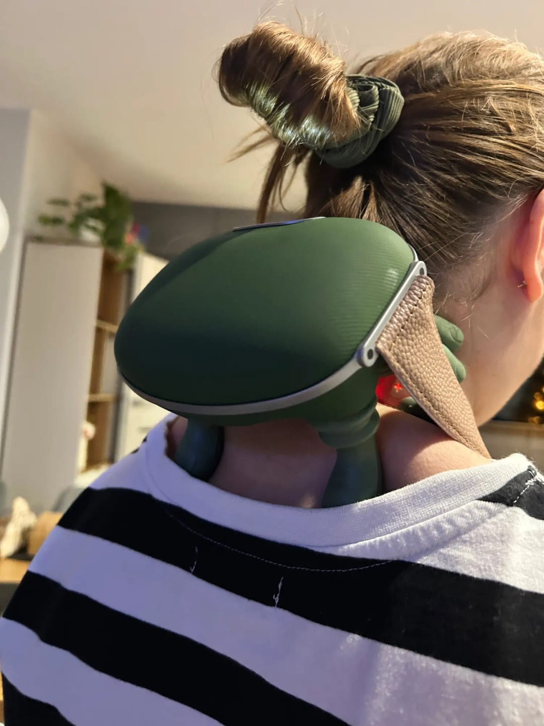Customer photo review of LoosenMe Heated Neck & Shoulder Massager