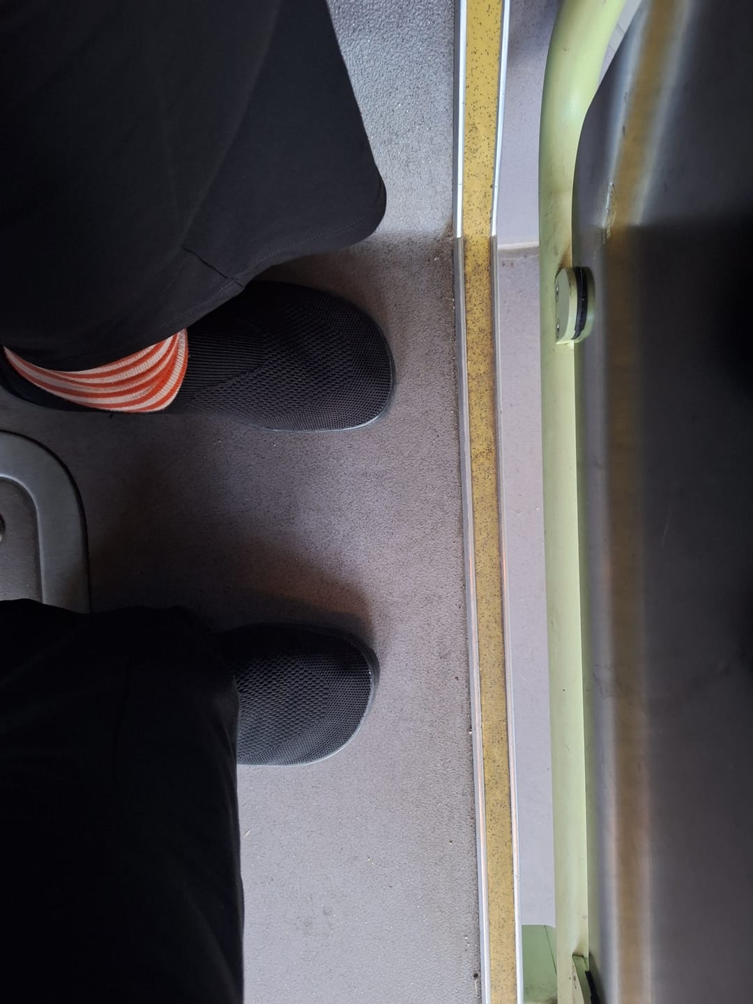 Customer photo review of Vaistoa Lempeä 3 | Knitted Barefoot Slip-ons