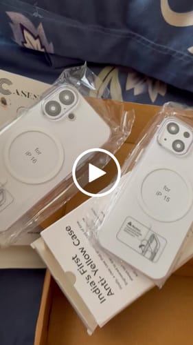 Customer video review of Anti Yellow Magsafe Clear Case - Iphone 16