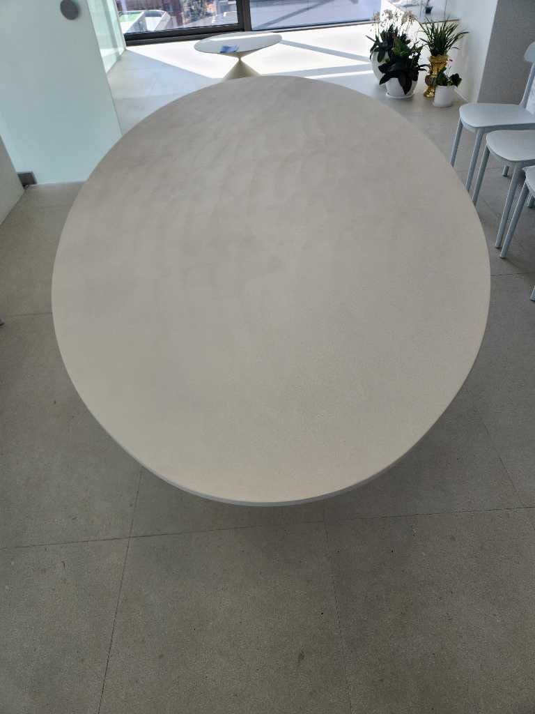 Customer photo review of MAXI CLAY 735 - Oval Table