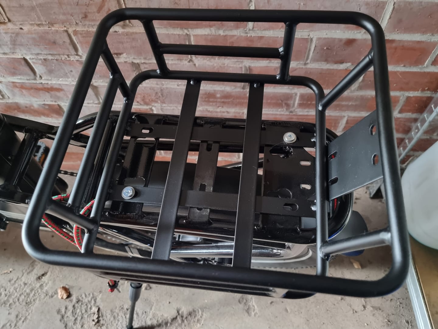 Customer photo review of Rear Rack Basket for Dukawey T20 Pro