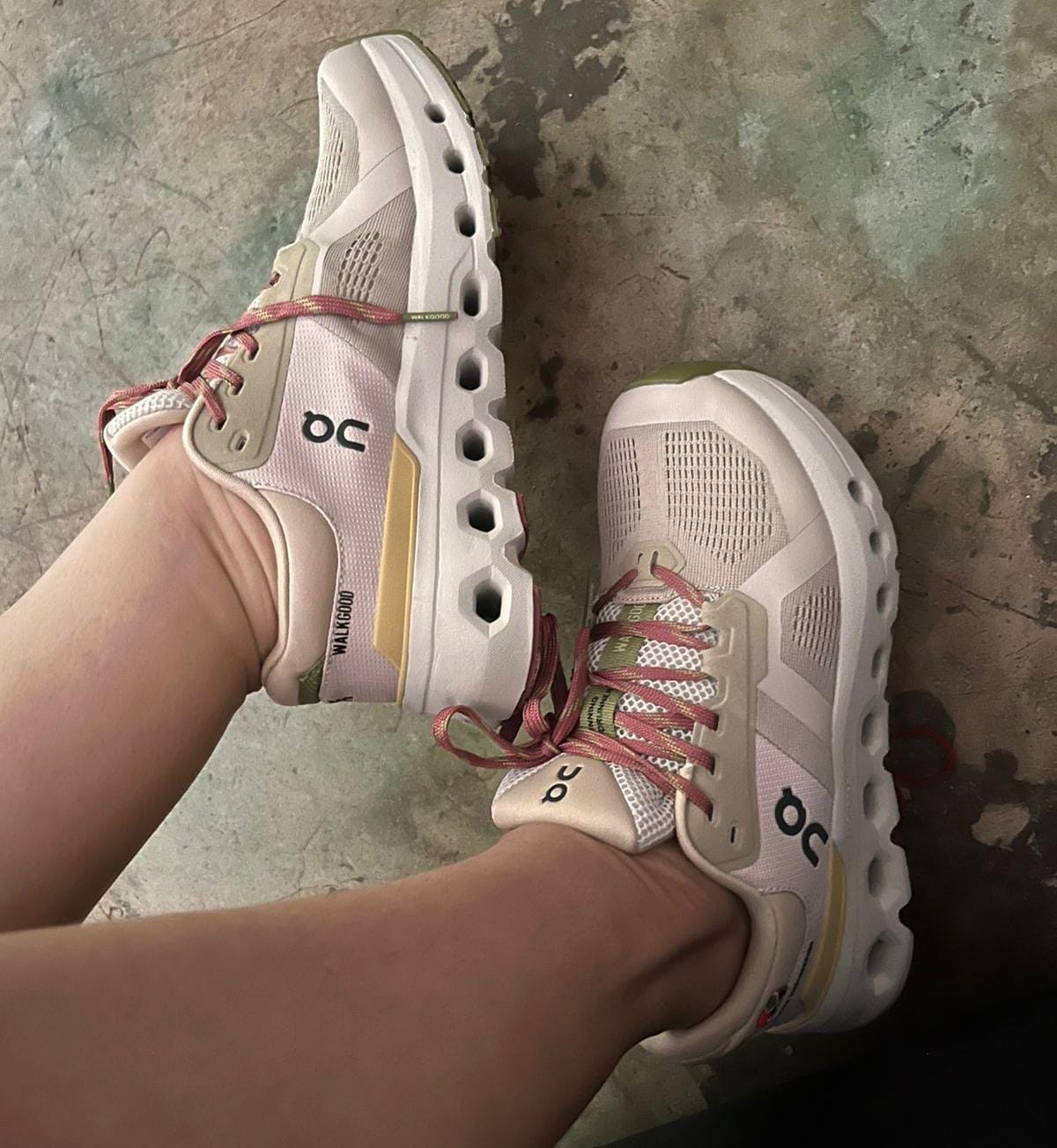 Customer photo review of ON CLOUDRUNNER 2