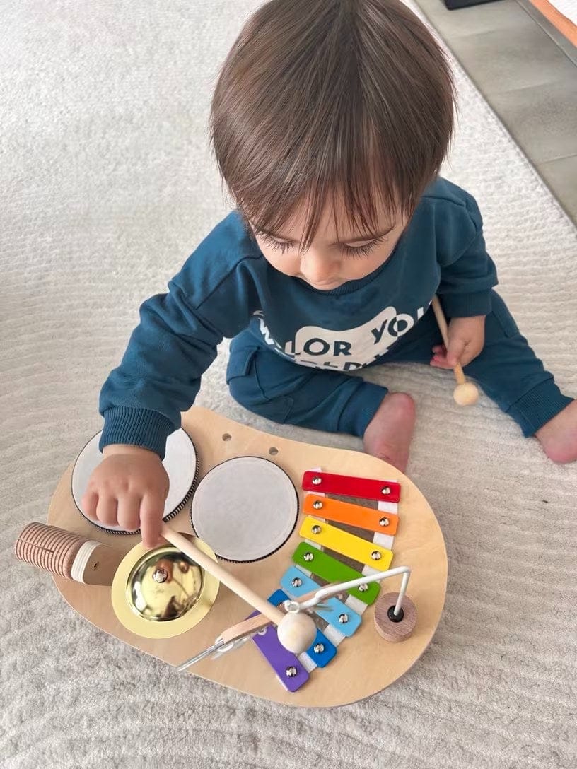 Customer photo review of Playbino Holz Musiktisch Kinder | Xylophon Trommel Becken 5 Instrumente ab 1 Jahr