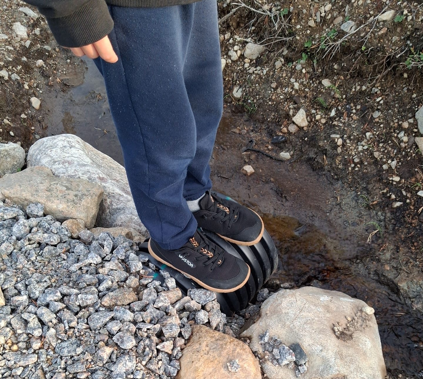 Customer photo review of Vaistoa Kiva Kids | Mesh Barefoot Sneakers