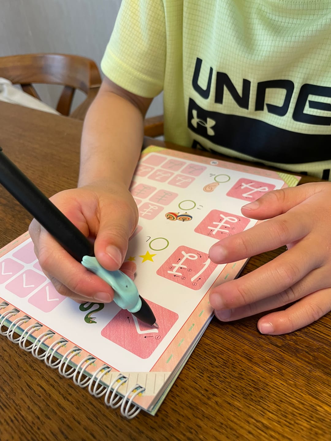 Customer photo review of 文字が消える!? まほうのドリル（ひらがな・カタカナ）