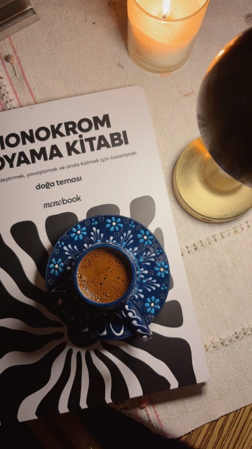Customer photo review of HalBook - Monokrom Boyama Kitabı Seti