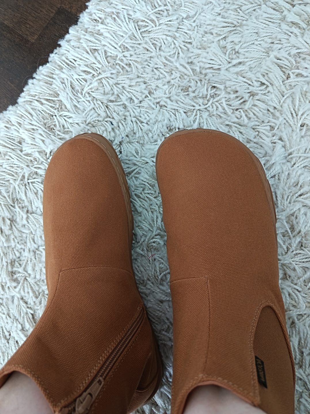 Customer photo review of Vaistoa Kajo 2 | Barefoot Chelsea Boots