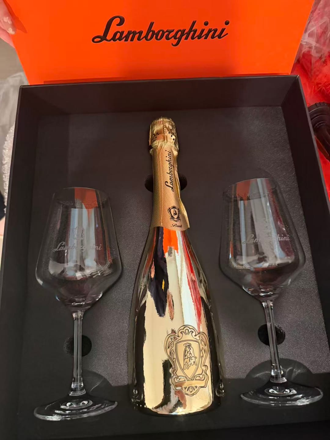 Customer photo review of Lamborghini Oro Vino Spumante with Gift Set (2026)