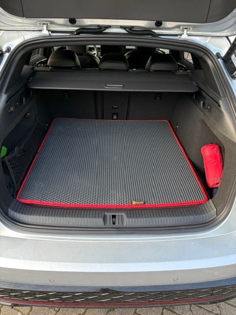 Customer photo review of E-Auto Fußmatten nach Maß - Kofferraumwanne