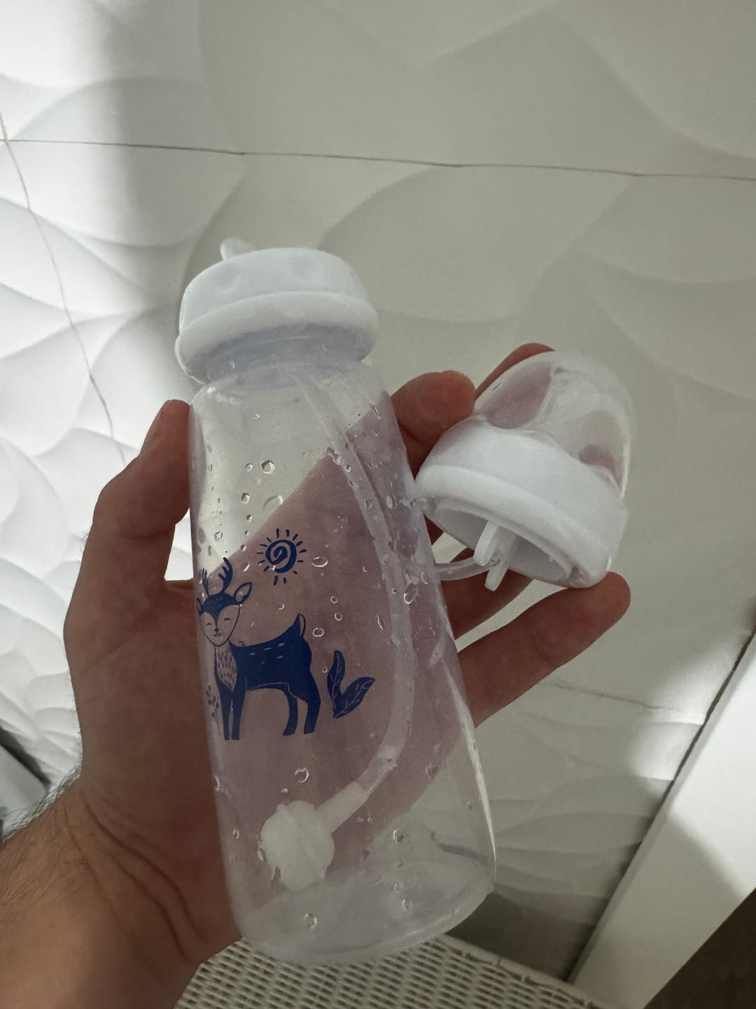 Customer photo review of Biberón Manos Libres Anti-Cólicos 240ML