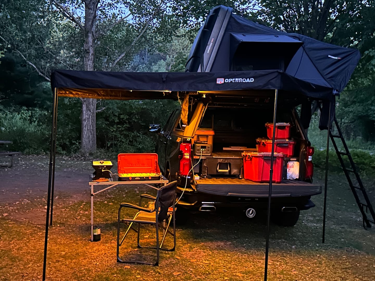 Customer photo review of OPENROAD FlowRoof Side-Open Hard Shell Rooftop Tent