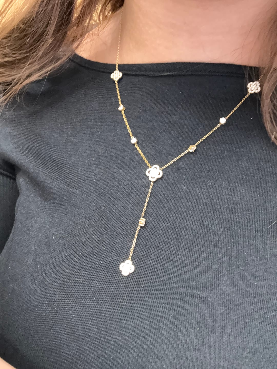 Customer photo review of Crystal Lucky Flower Y Kette 14K Vergoldet