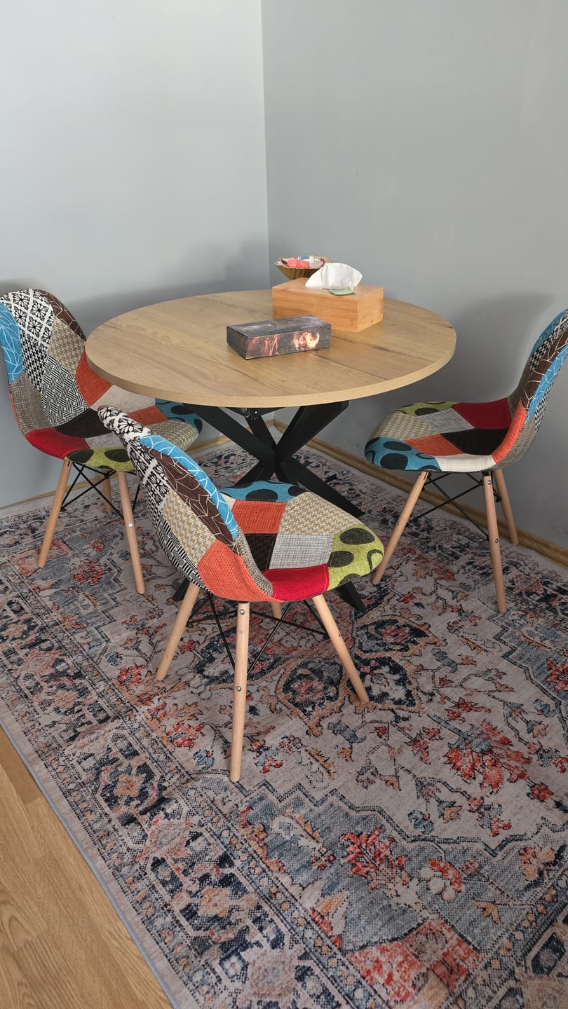 Customer photo review of Masa extensibila pentru sufragerie GASTON, stejar/negru, 100/135x100x75 cm