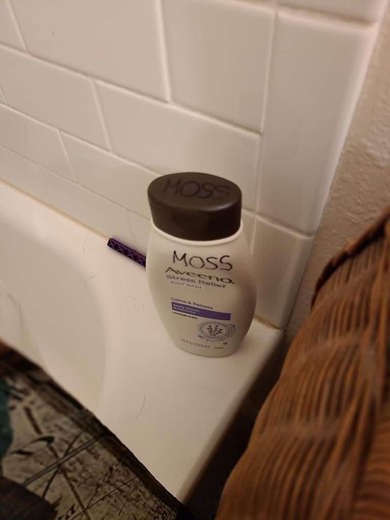 Customer photo review of AVEENO STRESS RELIEF Body Wash Lavender Scent