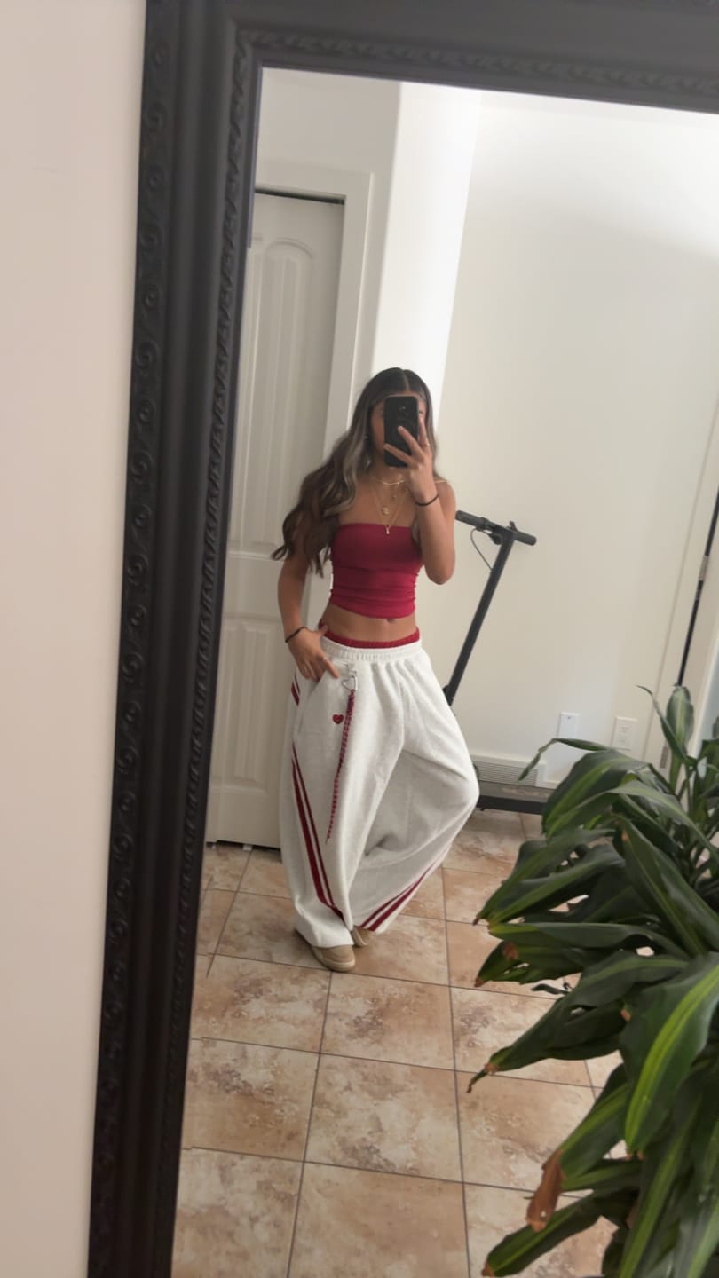 Customer photo review of Aelfric Eden Baggy Barrel Sweatpants
