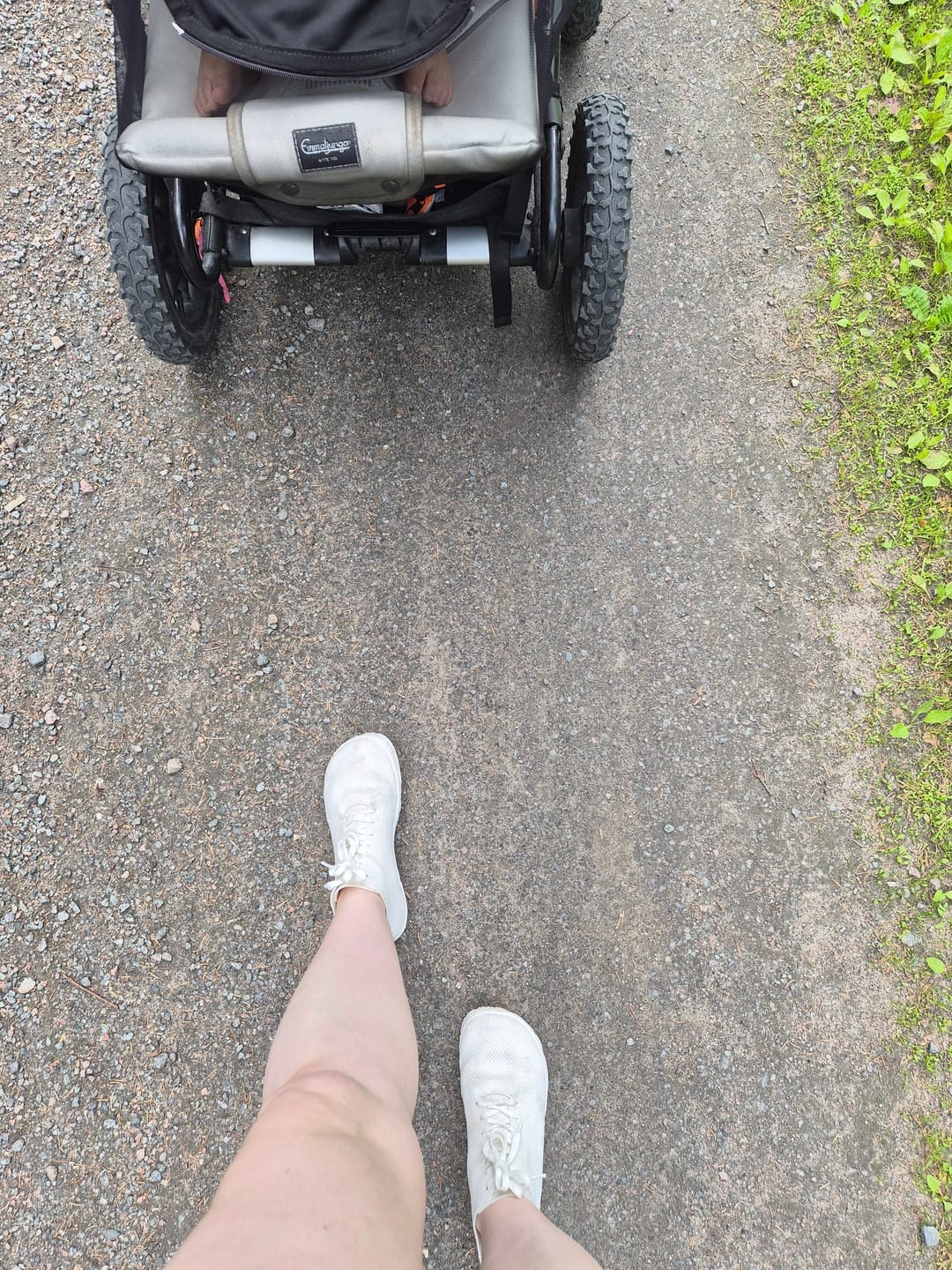 Customer photo review of Vaistoa Iloa Mid | Knitted Barefoot Sneakers