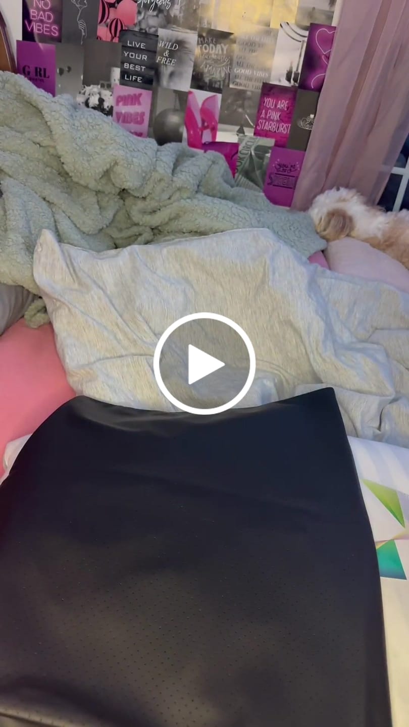 Customer video review of Earthbound® Grounding Pillow Case (Reviewers)