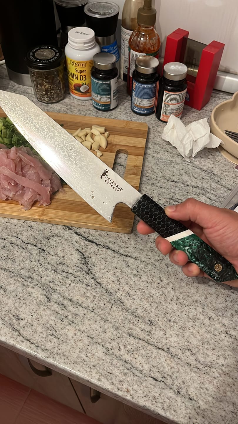 Customer photo review of Cutit Kiritsuke 20 cm din Otel Damasc cu Maner Dragon’s Eye