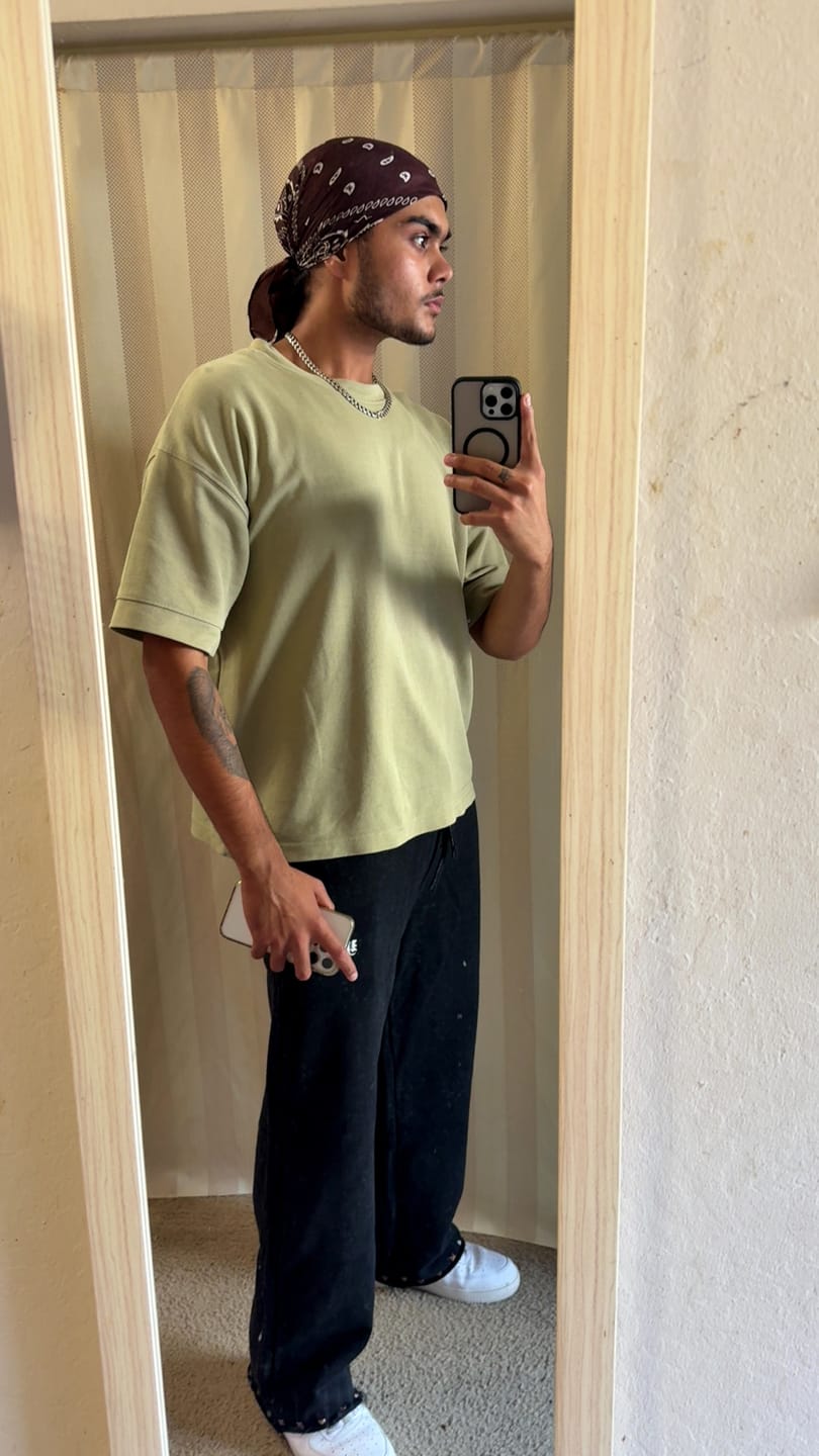 Customer photo review of 2087 - Stud Sweats