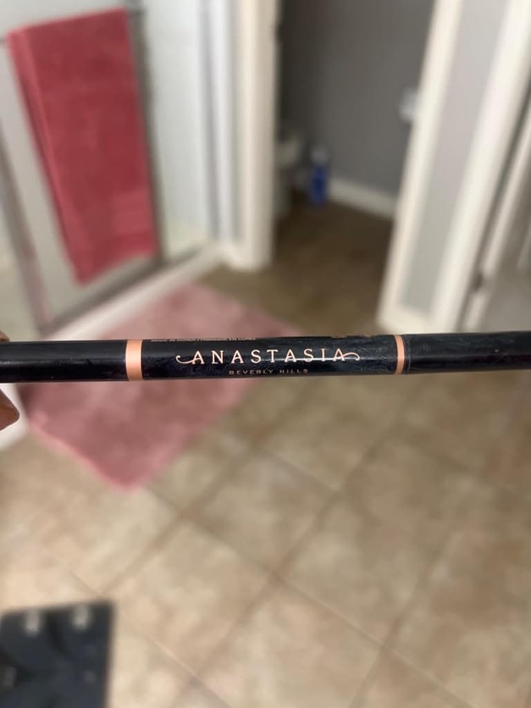 Customer photo review of Anastasia Brow Definer