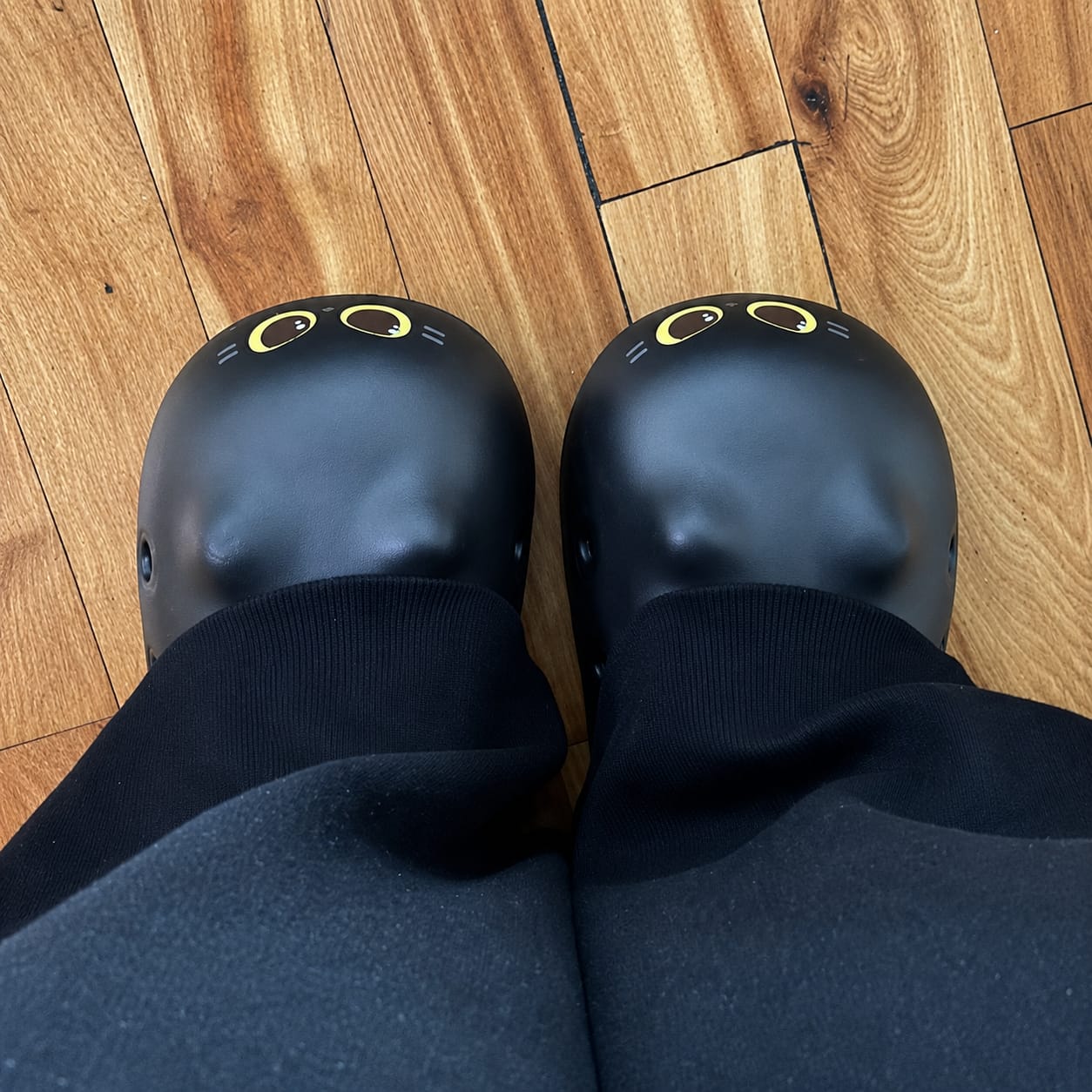 Customer photo review of Pantuflas con Huellita de Gatito