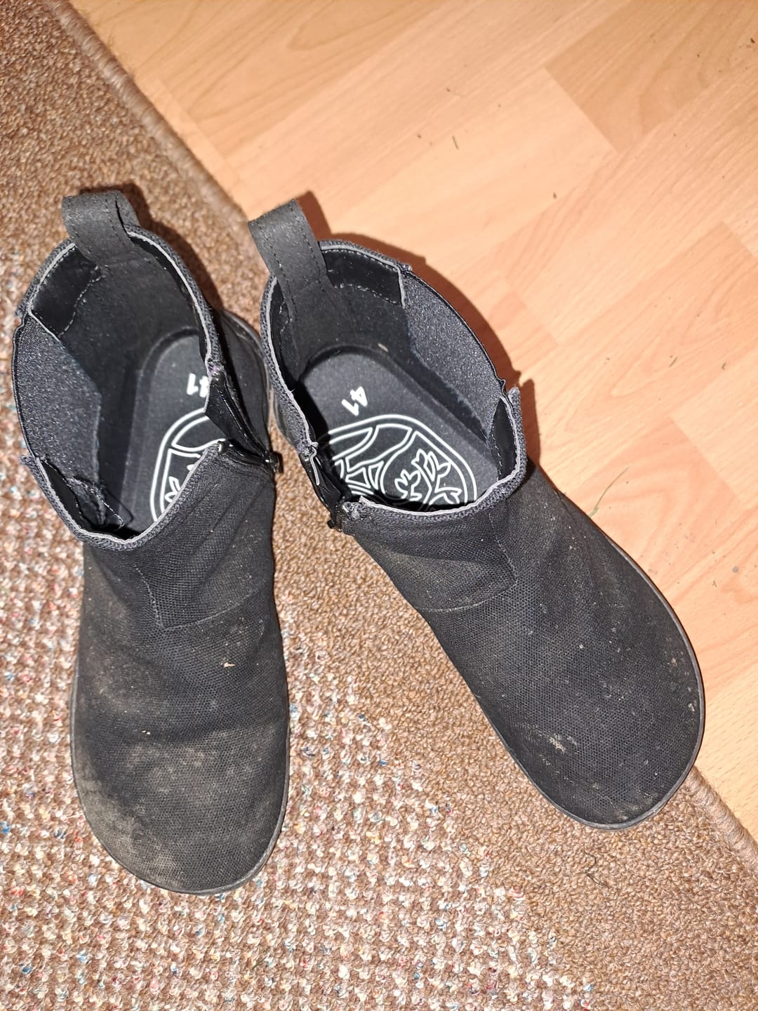Customer photo review of Vaistoa Kajo | Barefoot Chelsea Boots