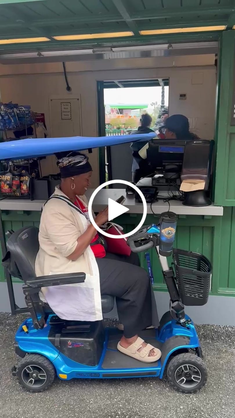 Customer video review of Premium Scooter With Sunshade (4 Wheel)