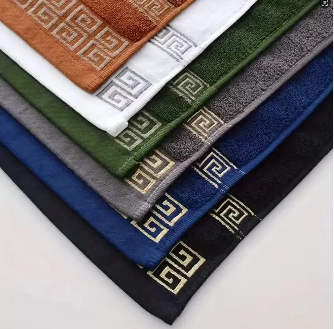 Customer photo review of Black Cotton Towel Set