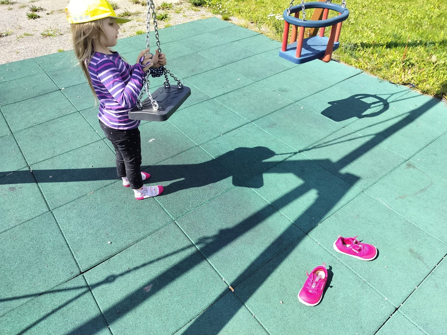 Customer photo review of Vaistoa Kiva Kids | Mesh Barefoot Sneakers