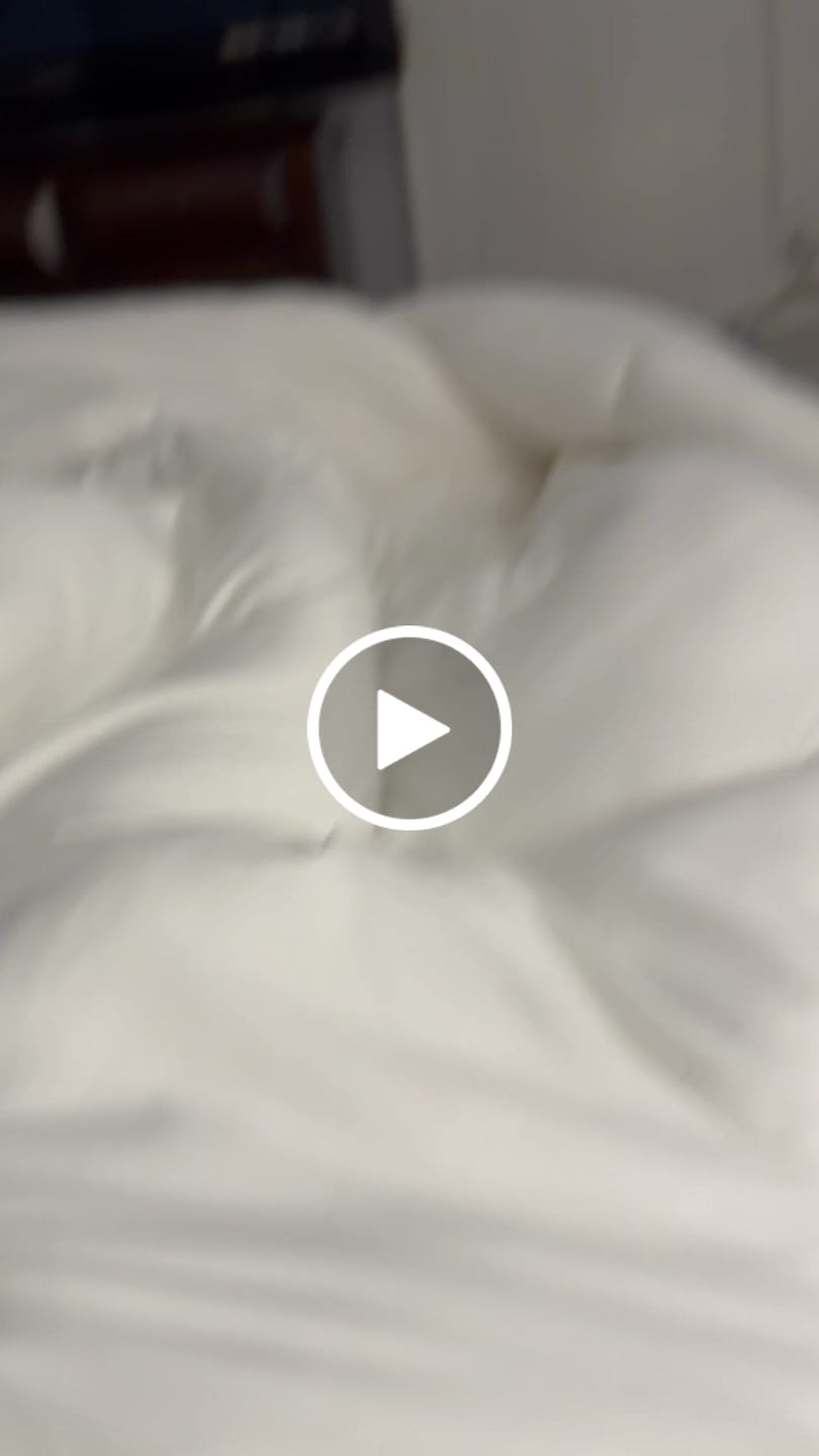 Customer video review of MarshMellow Comforter
