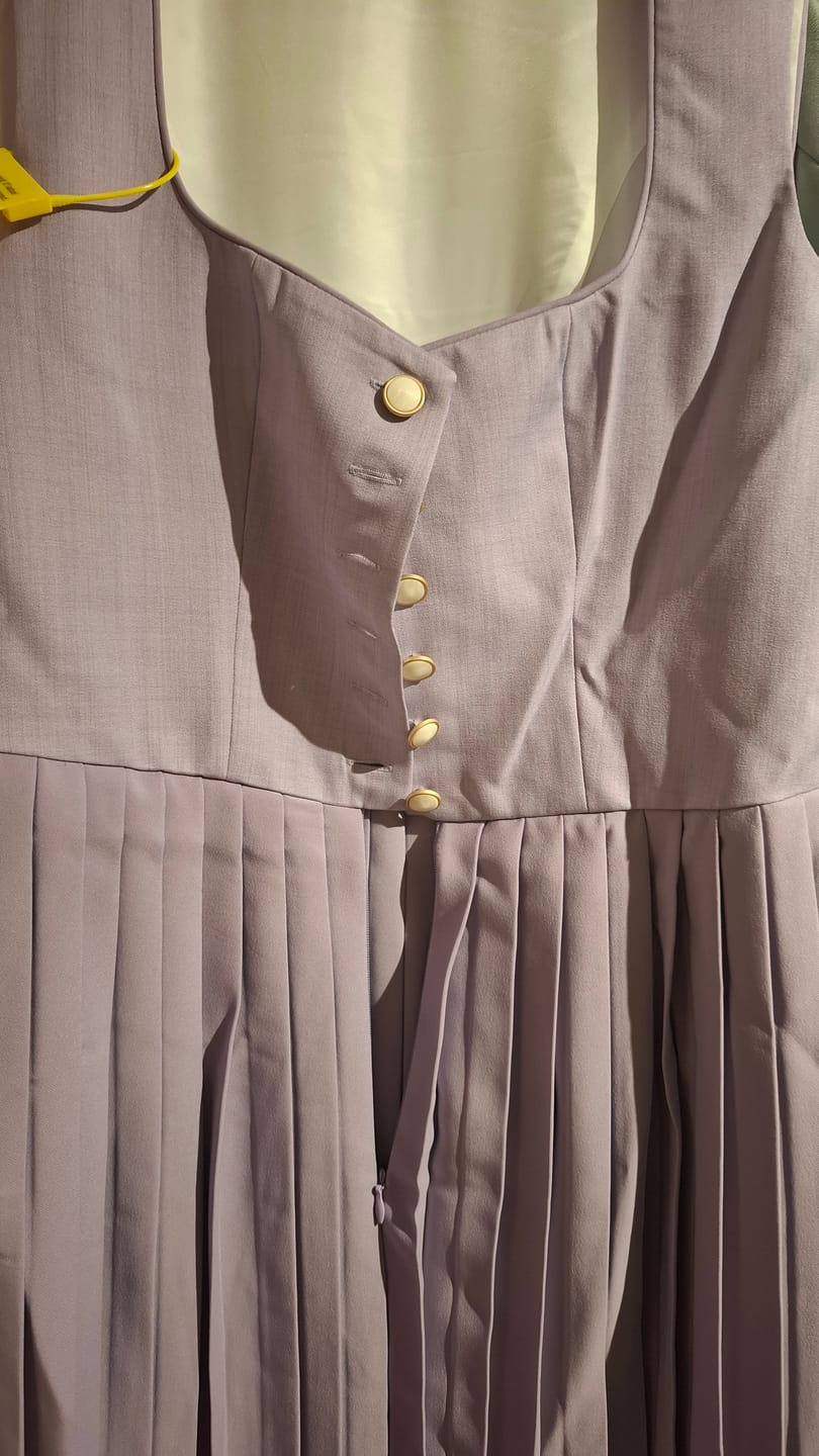 Customer photo review of Damast Dirndl in Aubergine mit Herzausschnitt Paula