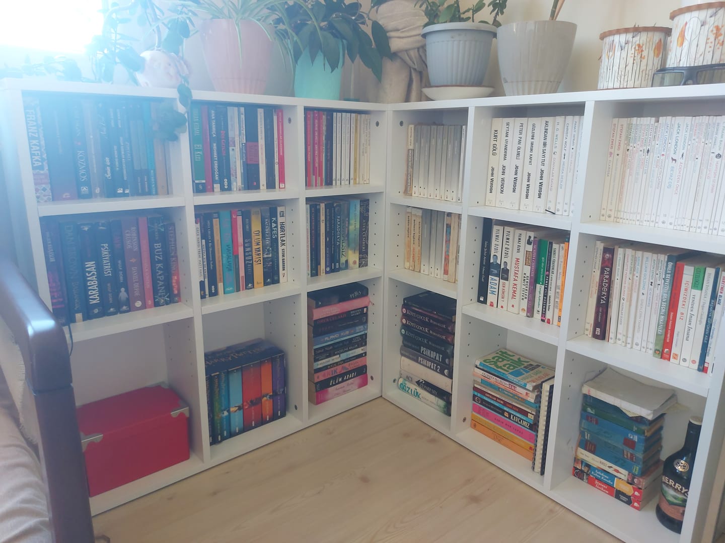 Customer photo review of Rani HC121 Kitaplık 6 Raflı Çalışma Odası Kütüphane Modern Duvar Rafı Beyaz