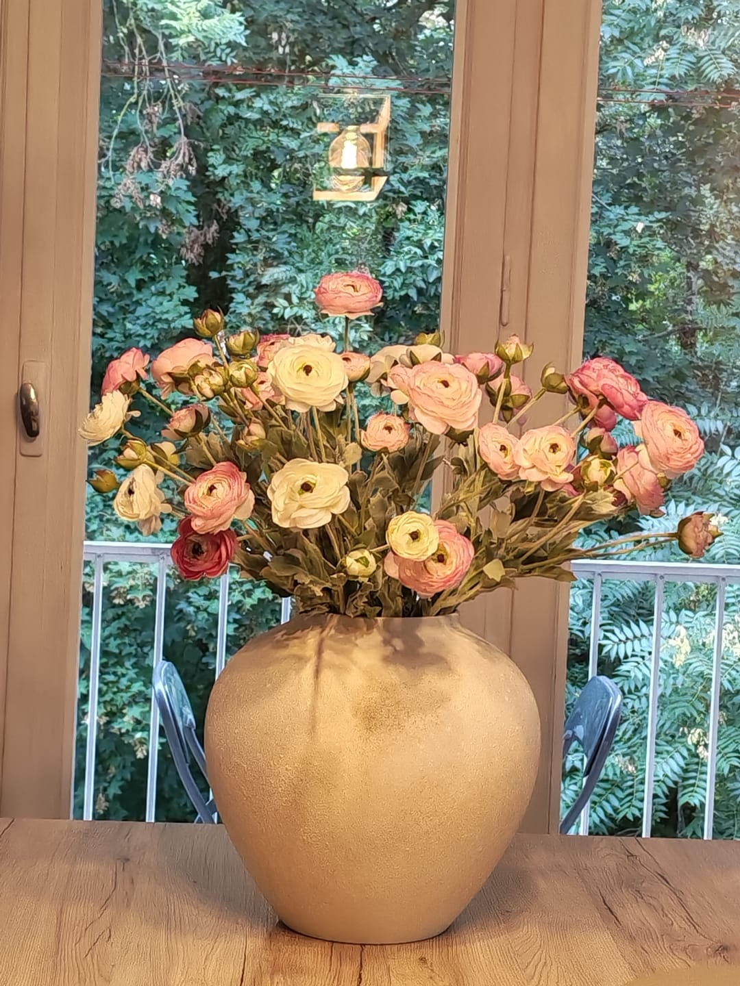 Customer photo review of Arrangement de Renoncules