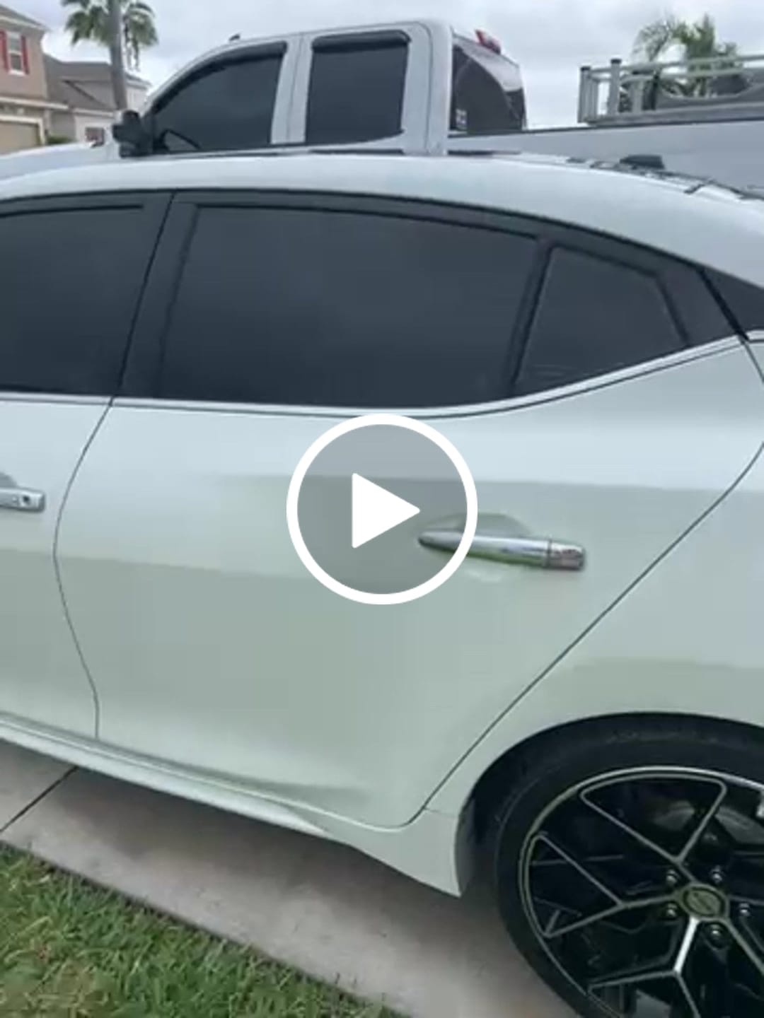 Customer video review of BLACKLINE® SYNTHETIC CLAY TOWEL