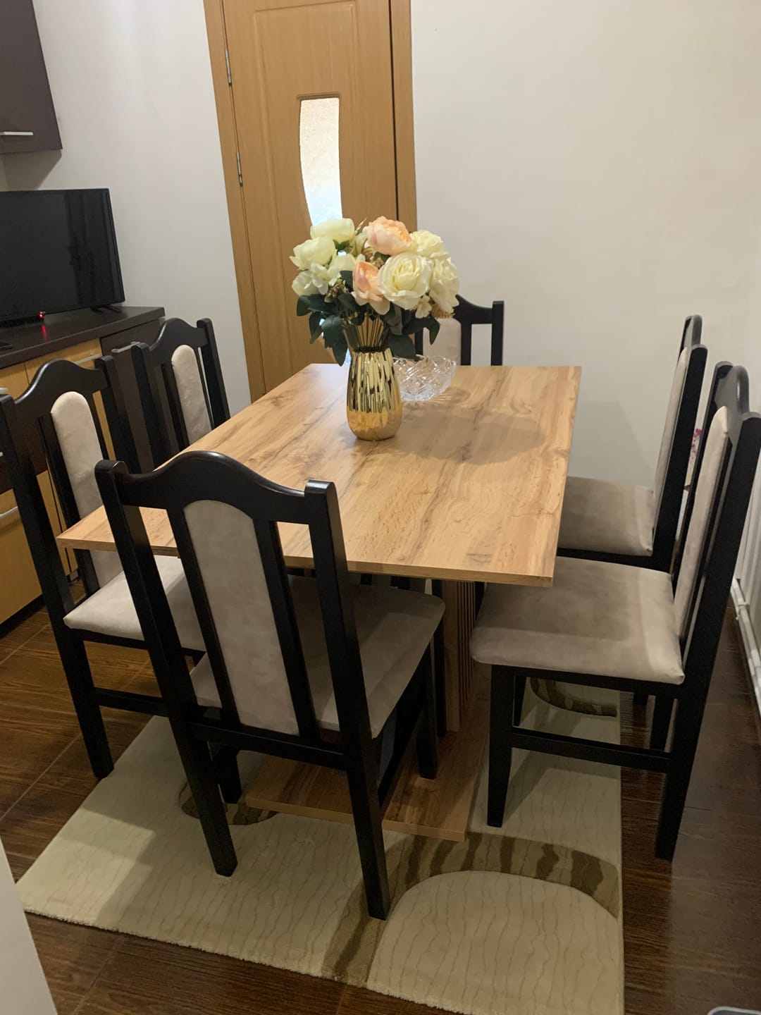 Customer photo review of Masa living moderna FABIANO, stejar/negru, PAL laminat, 130/175x85x76 cm