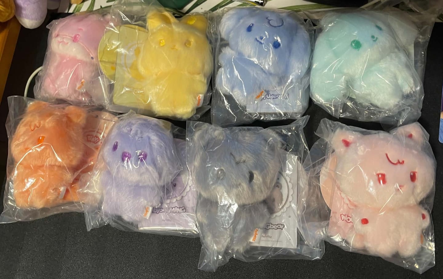 Customer photo review of ATEEZ - ANITEEZ IN COLOR POP UP OFFICIAL MD COLOR TINY ANITEEZ DOLL