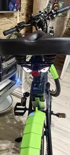 Customer photo review of Autron™ Güneş Enerjili Şeytan Gözü LED Araba Cam Lambası