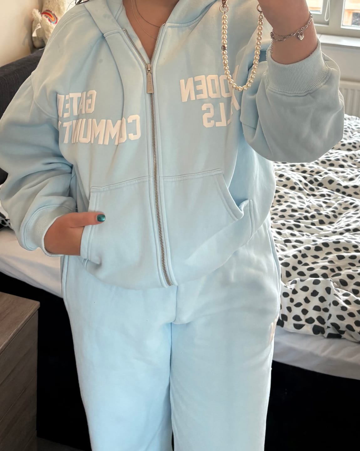 Customer photo review of GATED COMMUNITY STRAIGHT LEG SWEATPANTS LIGHT BLUE