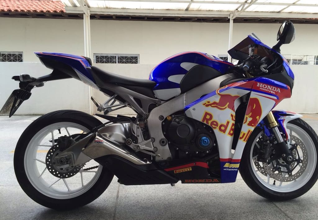 Customer photo review of Repsol Fairing Fit for HONDA CBR1000RR 2008-2011 Aftermarket Fairing Kit