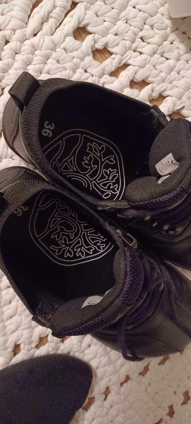Customer photo review of Vaistoa Barefoot Thermal Insoles