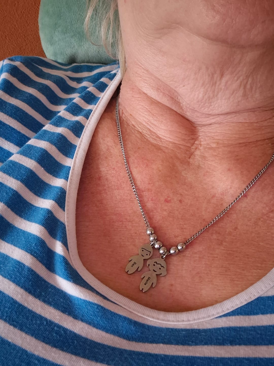 Customer photo review of Mutter Halskette mit personalisierten Kinder Anhängern