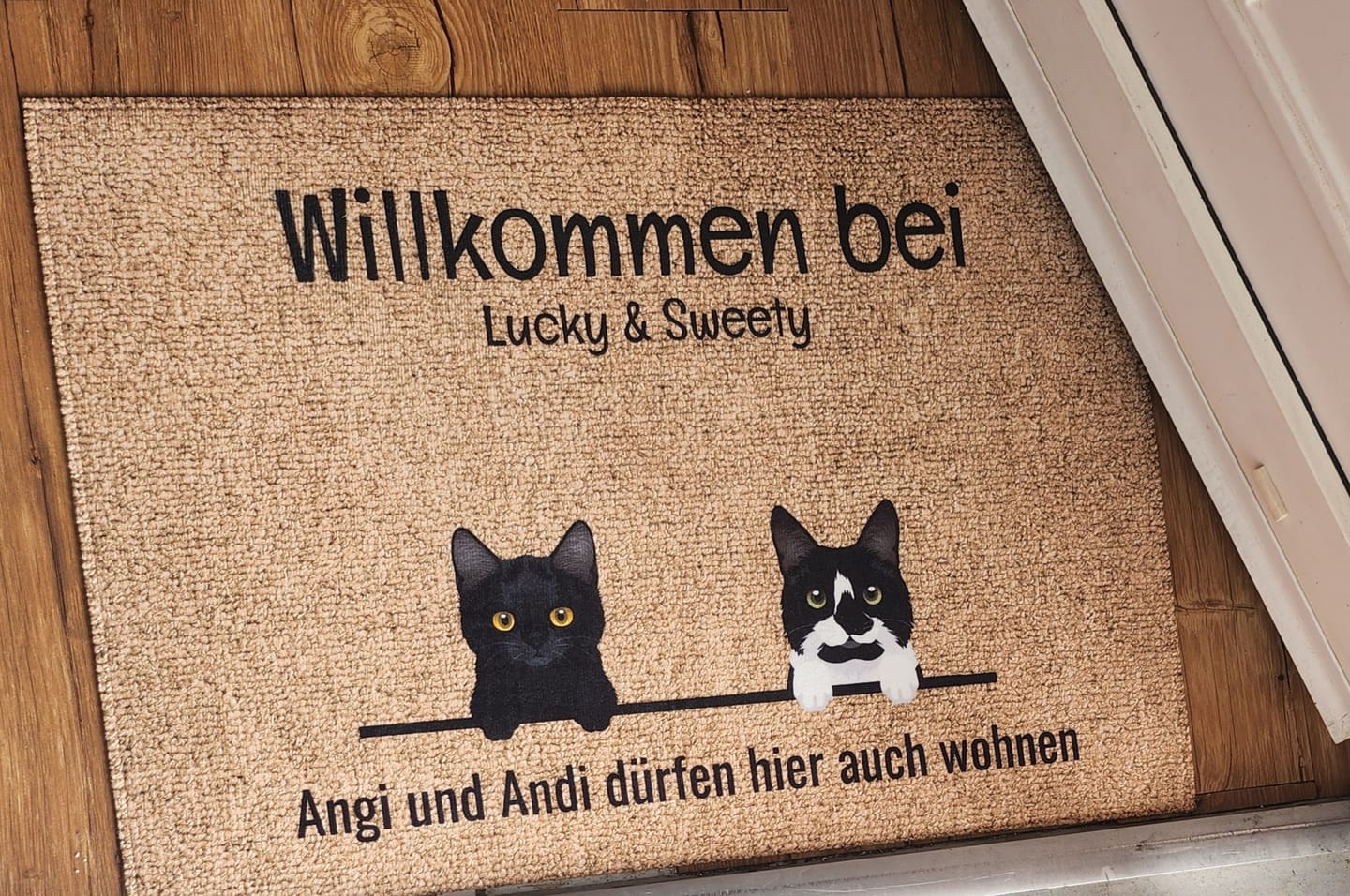 Customer photo review of Personalisierte Fußmatte - Alle meine Fellnasen