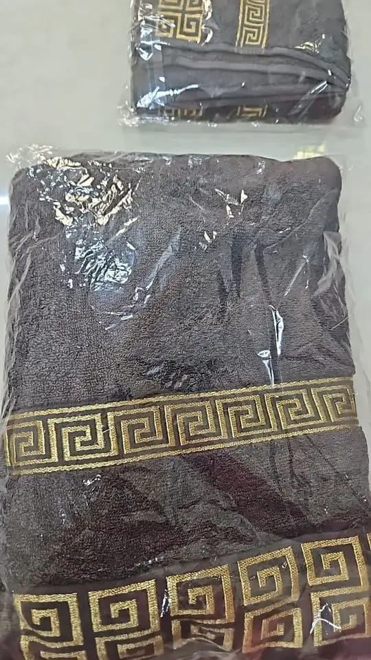 Customer photo review of Black Cotton Towel Set