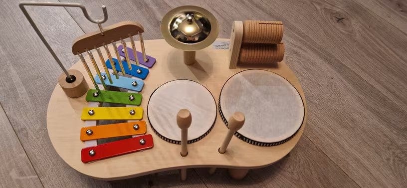 Customer photo review of Playbino Holz Musiktisch Kinder | Xylophon Trommel Becken 5 Instrumente ab 1 Jahr